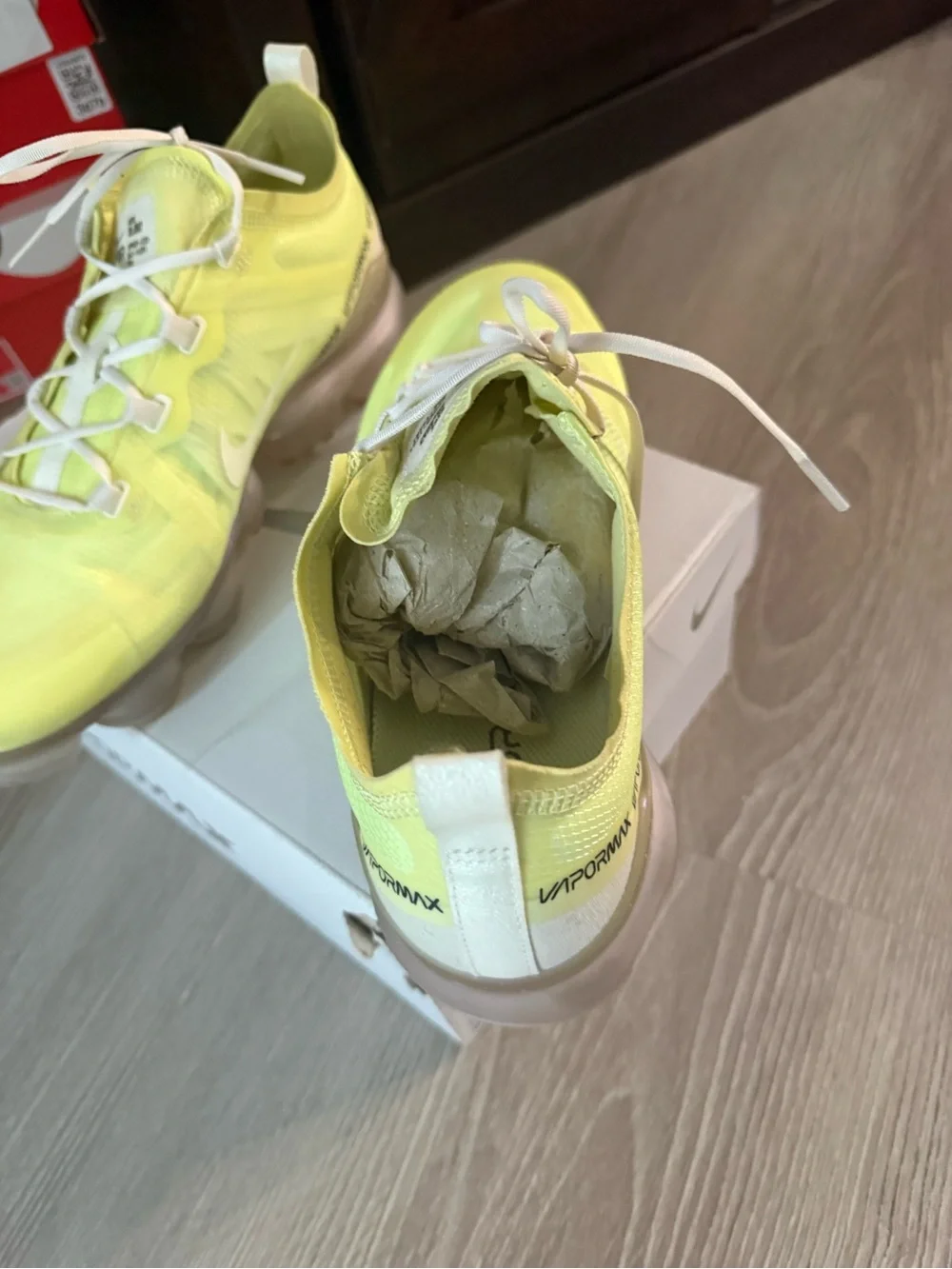 Nike Women’s Air VaporMax SE Luminous yellow/ Athletic Sneakers